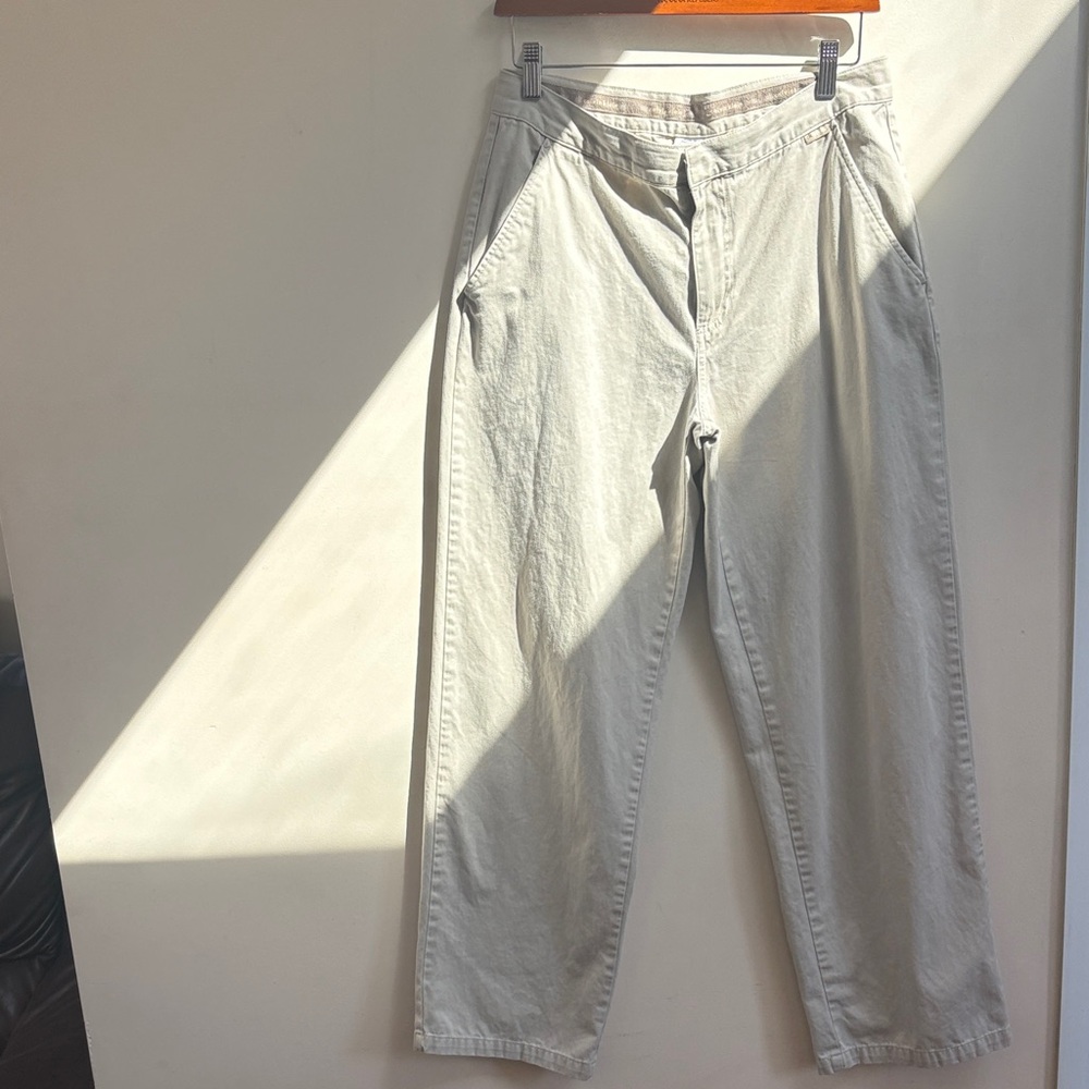 Calvin Klein Light khaki Straight Leg Pants Like New. Vintage So comfortable
